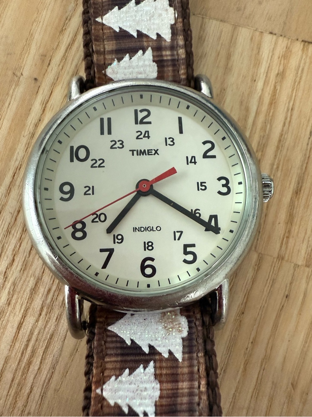 Timex weekender silver tone with brown and white nylon strap watch NEW BATTERY